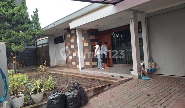 Sewa Rumah Strategis bisa untuk Usaha di Komplek Dadali bandung