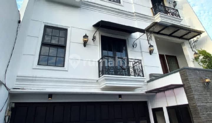 Rumah Rooftop Istimewa Baru Renov Siap Huni di Menteng S9572