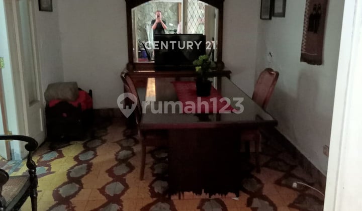 Strategic Residential Location in Menteng S8232