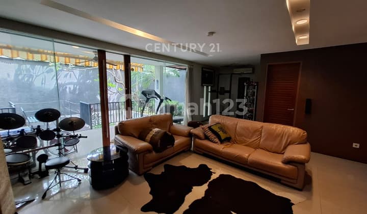 Rumah 3 Lantai Siap Huni dan Strategis di Rawamangun S9307