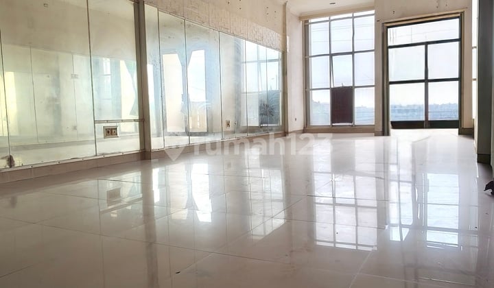 Roadside Shop House Strategic Location In Pd Gede Bekasi S8799