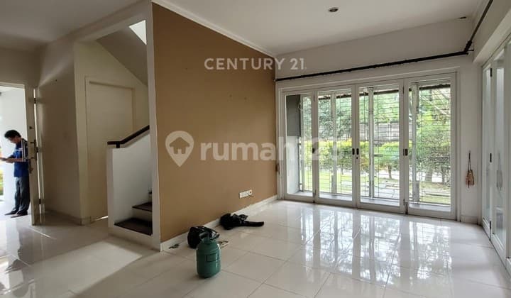 Disewakan Rumah 2 Lantai Di Sektor 9 Gb17398