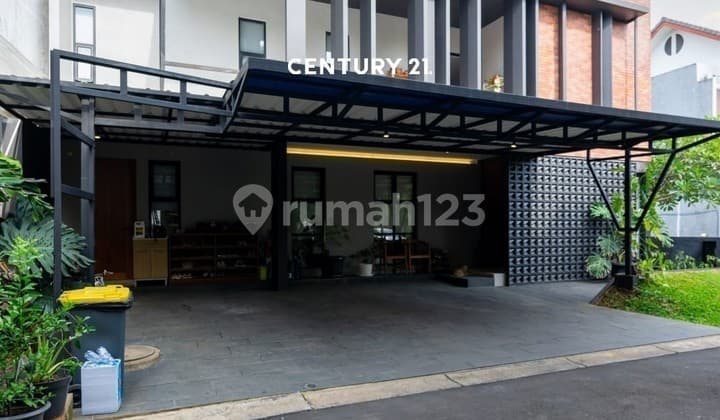 For Quick Sale Luxury House in Sector 9 GB 18042