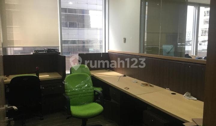 Sewa Ruang Kantor 300 M2 Di Menara Sudirman Office Building.