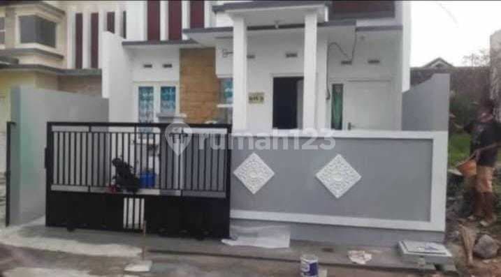 Active Girls Boarding House Highly Strategic 400 Meters from UMM Campus