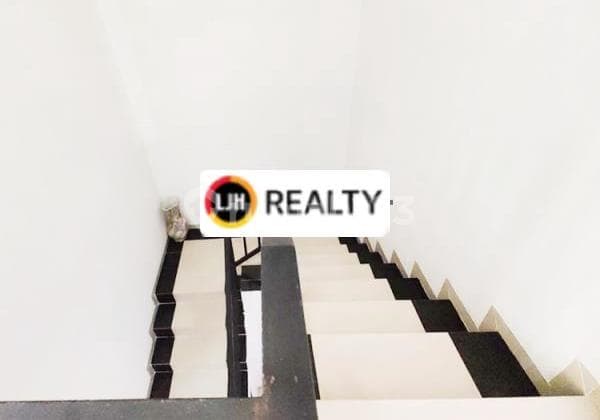 Rumah Cluster 2 Lantai Di Puri Selebriti 3 Dekat Bandara