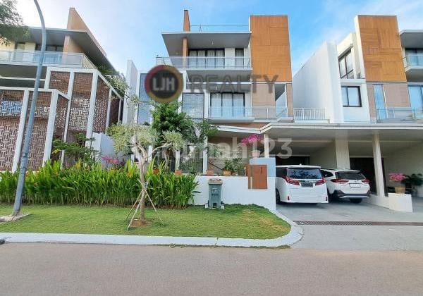 Rumah Mewah Stategis di Citraland Megah Batam Dekat Pelabuhan