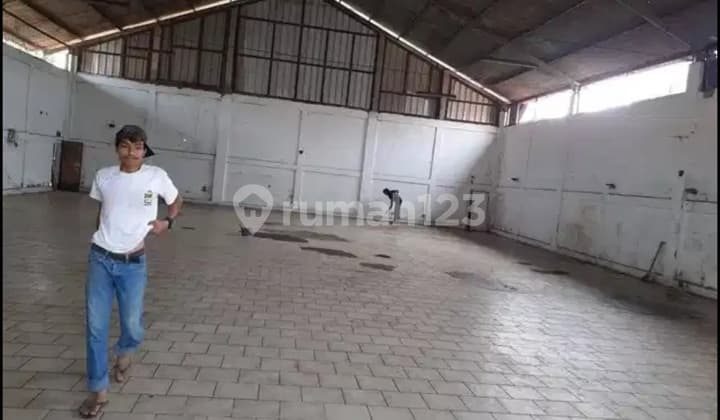 Gudang + Kontrakan 10 Pintu di Karadenan, Posisi Pinggir Jalan Raya, Akses Container