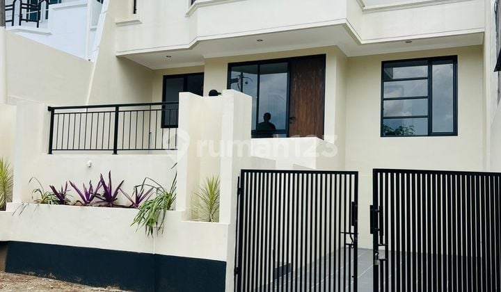 Rumah Modern 2 Lantai di Yasmin, Siap Huni dengan Desain Elegan & Ruang Luas!