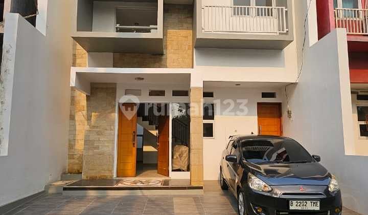 Rumah 2lantai Mewah Nyaman Ditempati Lokasi Kalimalang