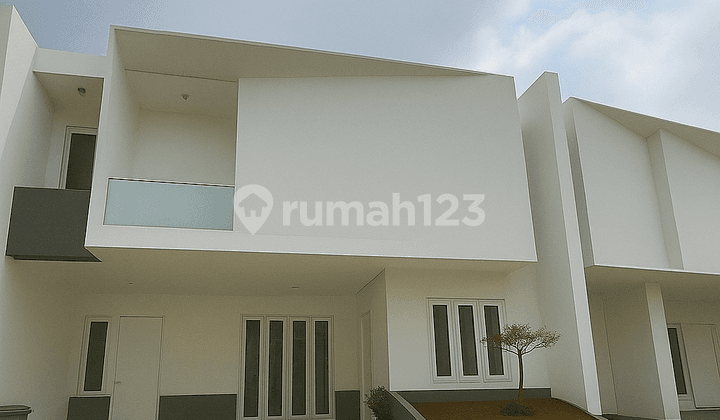 Rumah 2 Lantai Dekat Dengan Tol Dan Dengan Pusat Perbelanjaan