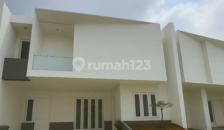 Rumah 2 Lantai Untuk Berkeluarga Besar Cluster Mewah Berlokasi Dikalimalang