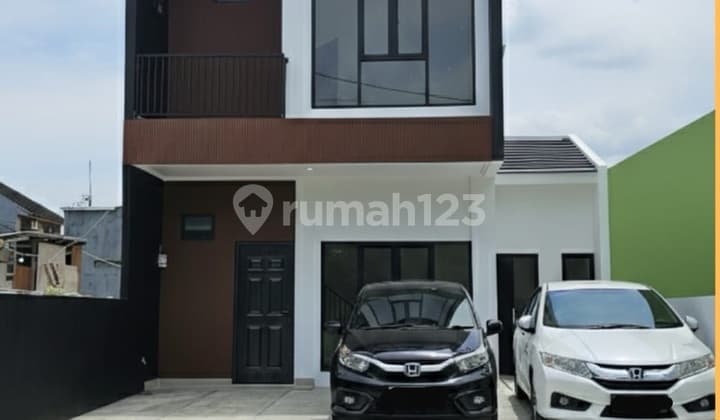 Rumah 2 Lantai Nyaman Ditempati Berokasi Dibekasi Tmr
