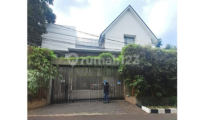 Rumah Mewah di Hook Taman Radio Dalam Gandaria Jaksel