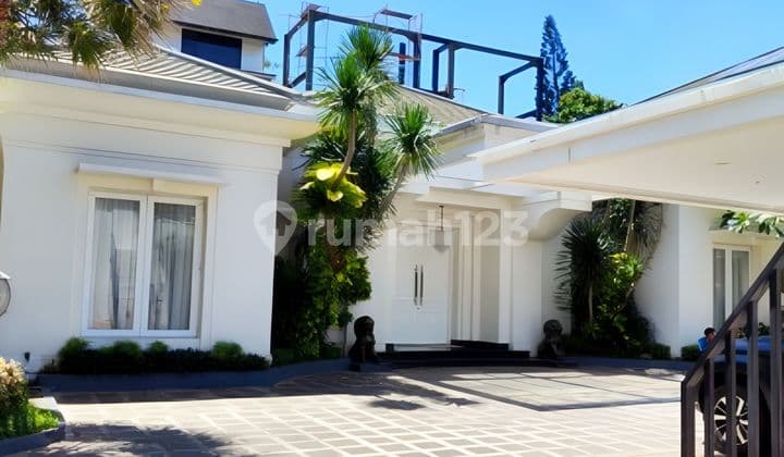 Rumah mewah di Jalan KH Naim Cipete Utara Jaksel