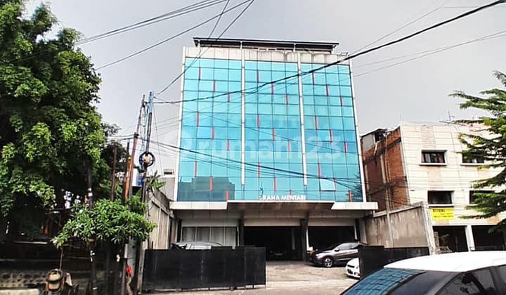 Gedung Kantor Lokasi Strategis di Jalan Raya, Dkt Mall Jaksel