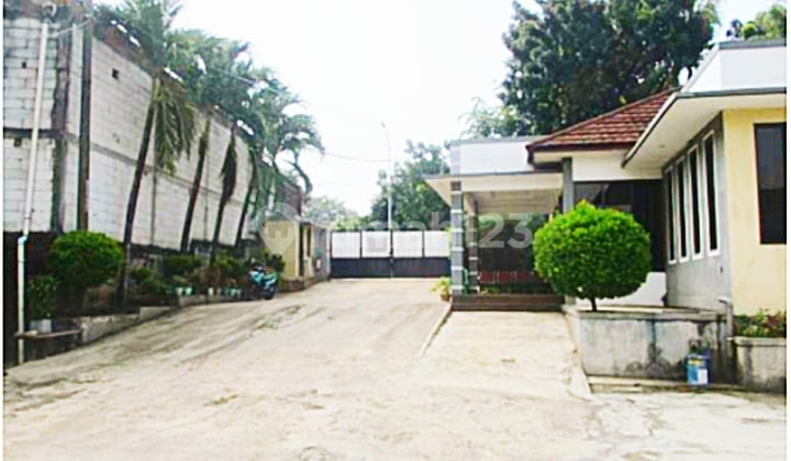 Gudang Di Jln.raya Pondok Gede Keamat Jati Jaktim