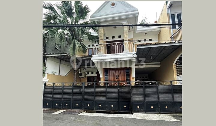 Residential House on Rawa Simpruk Street, Kebayoran Lama, South Jakarta