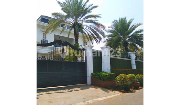 Rumah Mewah dengan Pool, di Jalan Pisangan Raya Cirendeu Tangsel