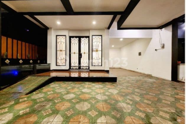 Rumah 2 Lantai Pinggir Jalan Jatipadang Raya Zona Ungu