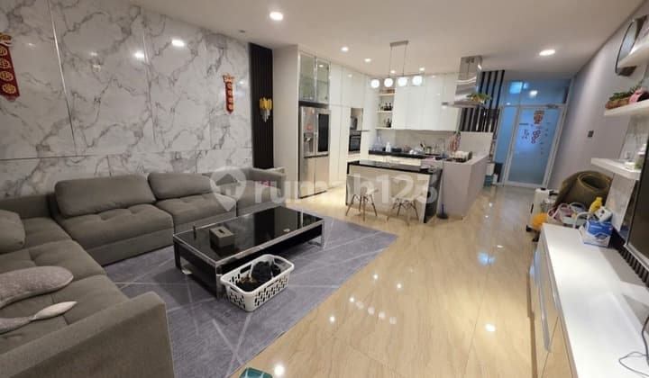 Ana Rumah Uk 5X20.5m Semi Furnsihed di Jelambar