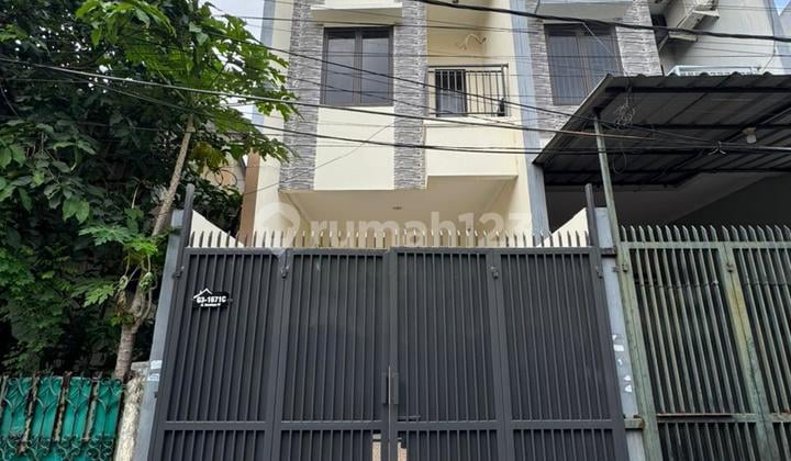 Ana Rumah Best Deal Uk 3.7X15m di Jelambar