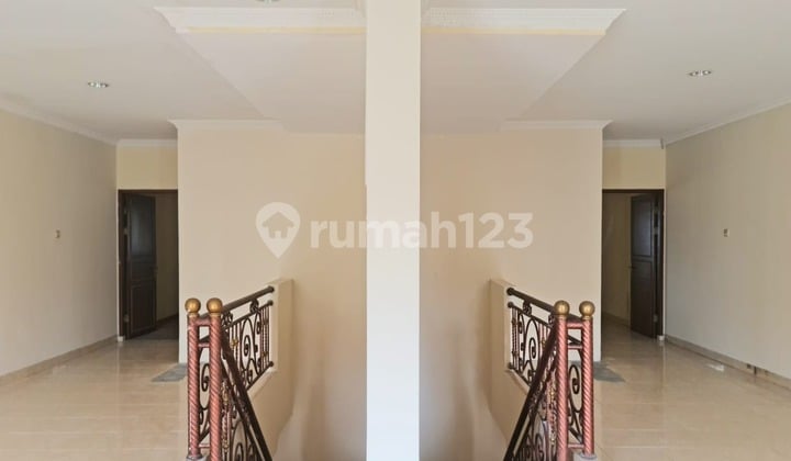 ANA RUMAH GANDENG UK 8X22M DI JELAMBAR