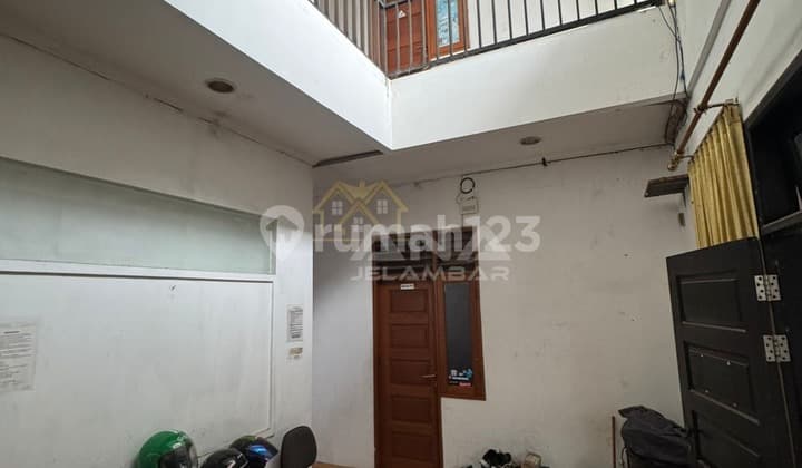 A WALKING HOUSE BOARDING HOUSE WITH A SIZE OF 10X22M IN JELAMBAR