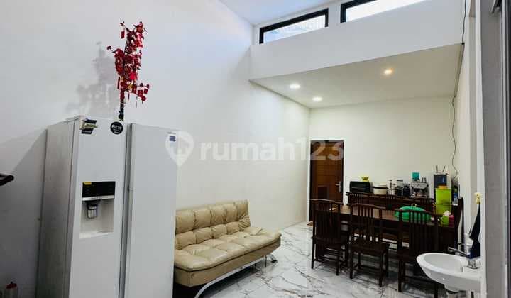 ANA RUMAH FULL FURNISHED UK 7X20M DI KOMP DUTA MAS JELAMBAR