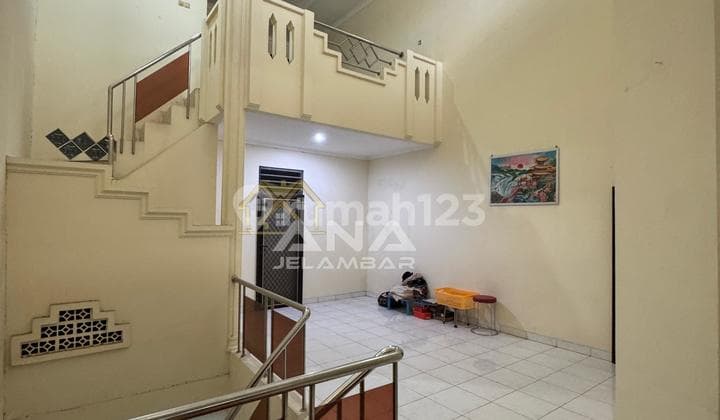Ana Rumah Uk 5.7X20m di Komplek Kavling Polri Jelambar