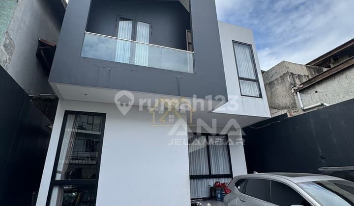 ANA RUMAH SEMI FURNISHED SEMI BARU UK LT.258M DI JELAMBAR