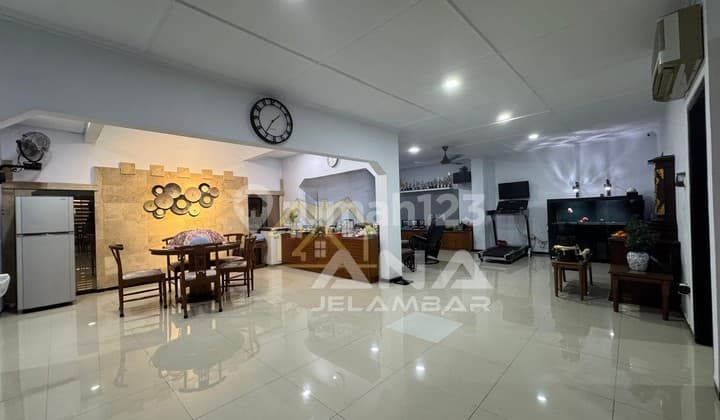 ANA RUMAH COZY UK 16X15M DI KOMPLEK KAVLING POLRI JELAMBAR