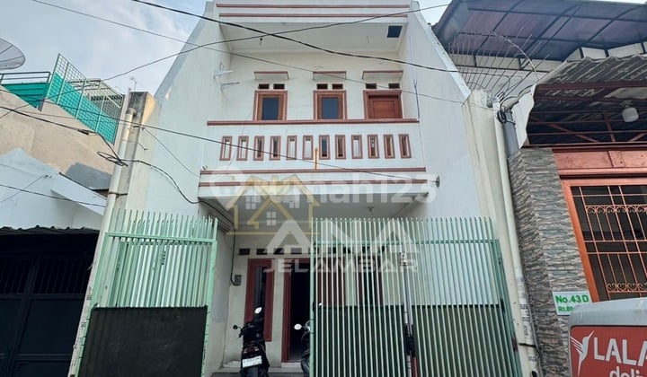 ANA RUMAH UK 4X12M AKSES TRUK DI JELAMBAR