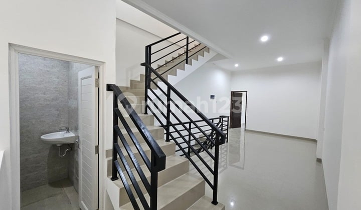 Ana Rumah Uk 4X20m di Jelambar