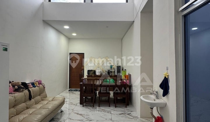 Ana Rumah Full Furnished Uk 7X20m di Komp Duta Mas Jelambar