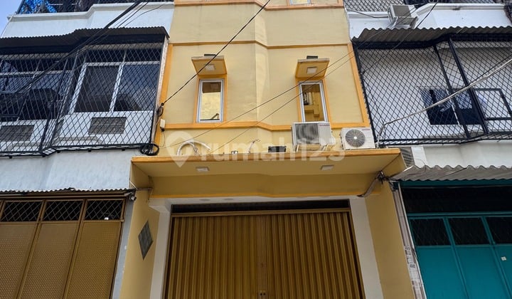 Ana Rumah Uk 4.7X10m di Jelambar