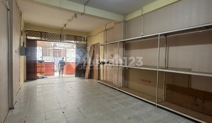 Ana Rumah Uk 4.5X15m di Jelambar