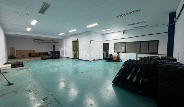 ANA GUDANG SIAP PAKAI UK 18X18M DI JELAMBAR