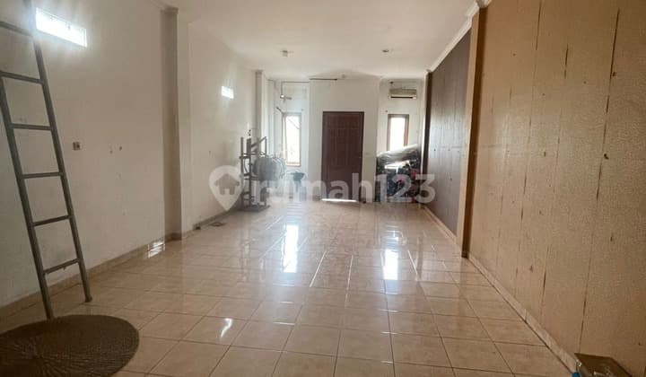 Ana Ruko Uk 4.5X22m di Pinggir Jalan Raya Jelambar