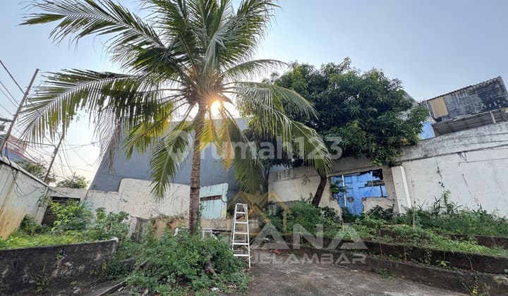 ANA RUANG USAHA UK 12X20M DI KOMP KAVLING POLRI JELAMBAR