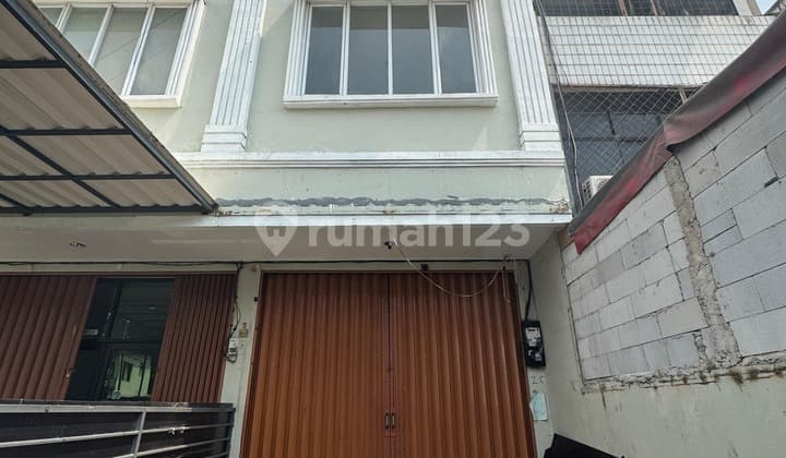 ANA RUKO 4X22M² AKSES DEKAT KE JALAN RAYA JELAMBAR