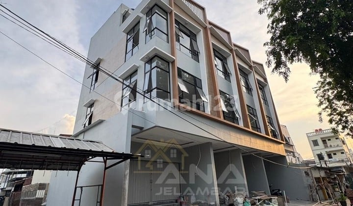 Ana Ruko Baru Zonasi Komersil Uk 4X13.5m & 6.25X13.5m di Taman Ratu