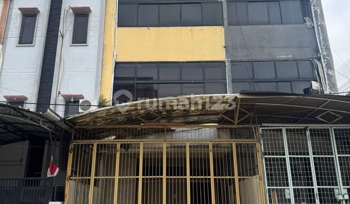 ANA RUKO UK 5X18M DI JALAN RAYA JELAMBAR