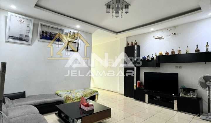 Ana Ruko Semi Furnished Uk 5.2X20.4m di Jelambar
