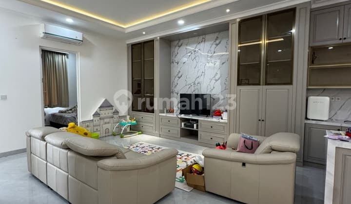 Rumah Casa Jardin Jakarta Barat 8X18 2 Lantai
