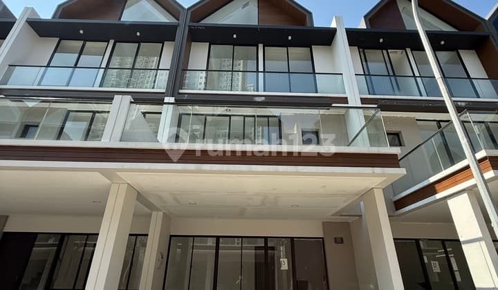 Rumah Pik 2 Osaka Residence 6X10 3 Lantai Cash/Kpr