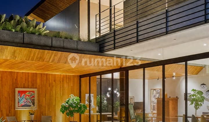Cilandak Rumah Mewah Design Tropical Modern Lingkungan Tenang