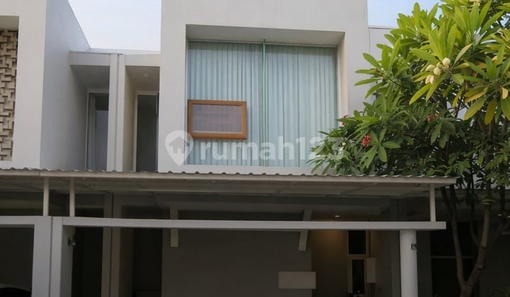 Jagakarsa Dalam Townhouse Fully Furnished