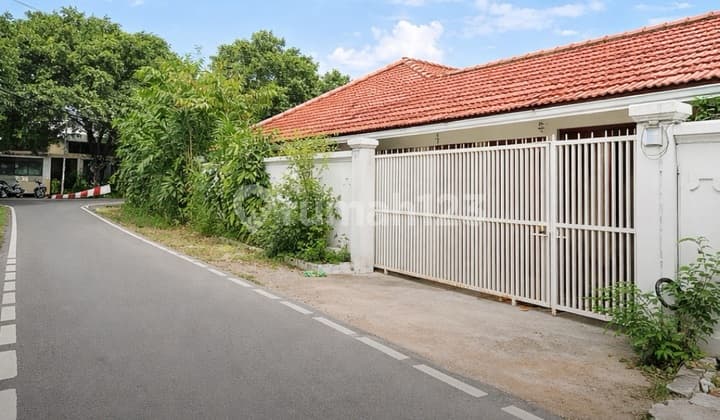 Kemang Rumah Lama Hitung Tanah Bebas Banjir