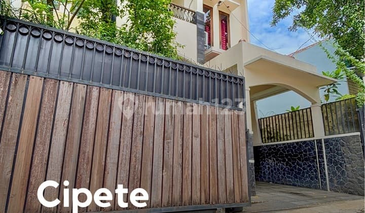2 Well-Maintained Floors in a Strategic Location in Cipete